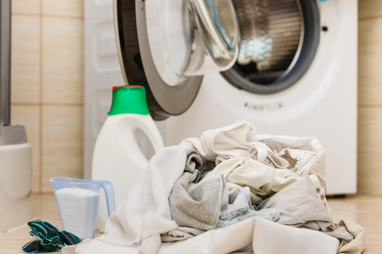 Optimizarea raportului de lichior pentru utilizarea de detergent rentabilă în instalațiile de rufe